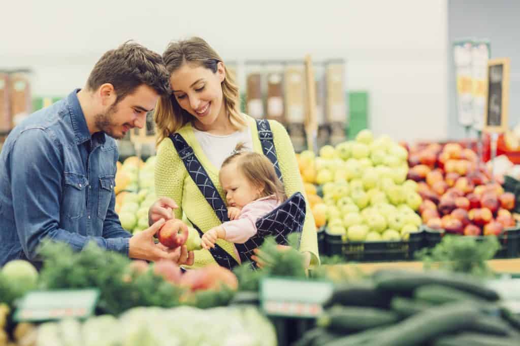 famille a l'epicerie